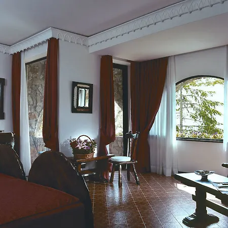 Borgo Santandrea מלון 5*