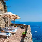 Hotel Borgo Santandrea 5*