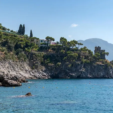 Borgo Santandrea Otel 5*