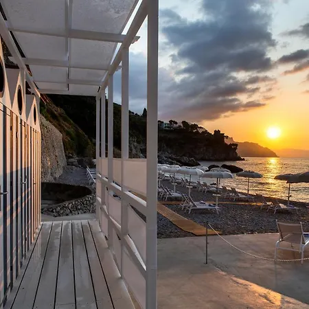 Borgo Santandrea 5*