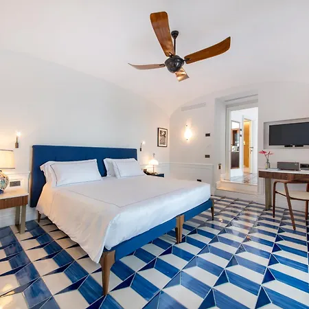 Hotel Borgo Santandrea 5*
