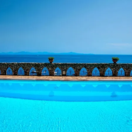 Borgo Santandrea ホテル
